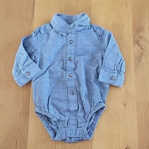 Baby boys size 3 months long sleeve onesie shirt